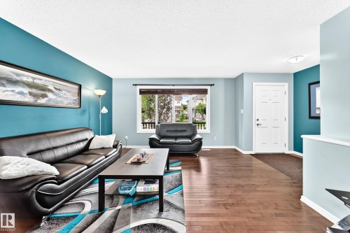 3512 11 Street Nw, Edmonton, AB - Indoor Photo Showing Living Room