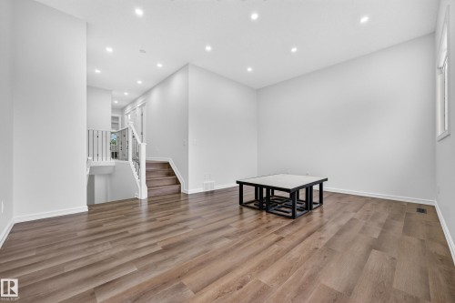 8226 180A Avenue Nw, Edmonton, AB - Indoor Photo Showing Other Room