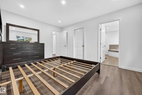 8226 180A Avenue Nw, Edmonton, AB - Indoor Photo Showing Bedroom