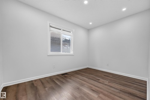 8226 180A Avenue Nw, Edmonton, AB - Indoor Photo Showing Other Room