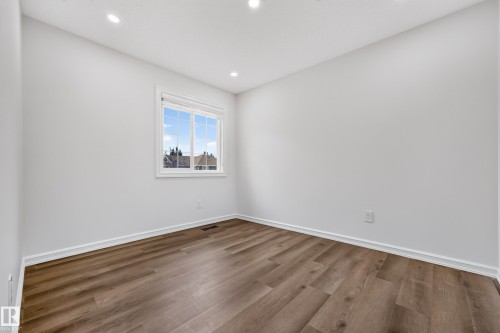 8226 180A Avenue Nw, Edmonton, AB - Indoor Photo Showing Other Room