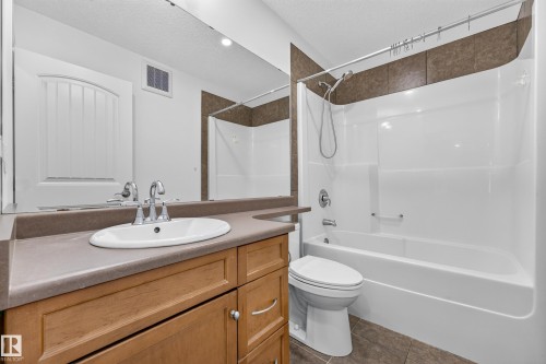 8226 180A Avenue Nw, Edmonton, AB - Indoor Photo Showing Bathroom