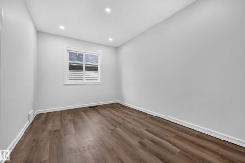 8226 180A Avenue Nw, Edmonton, AB - Indoor Photo Showing Other Room
