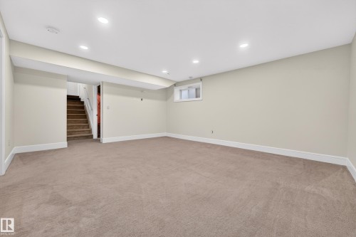 8226 180A Avenue Nw, Edmonton, AB - Indoor