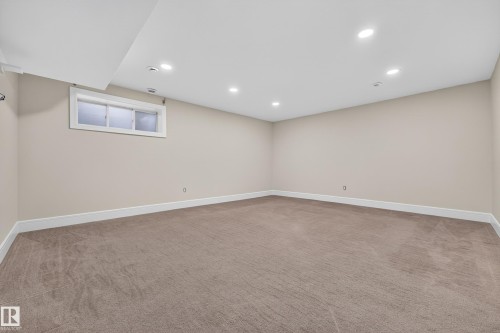 8226 180A Avenue Nw, Edmonton, AB - Indoor