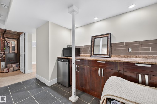 8226 180A Avenue Nw, Edmonton, AB - Indoor