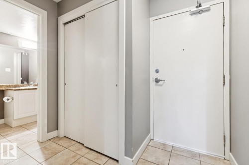 #408 9715 110 St Nw, Edmonton, AB - Indoor