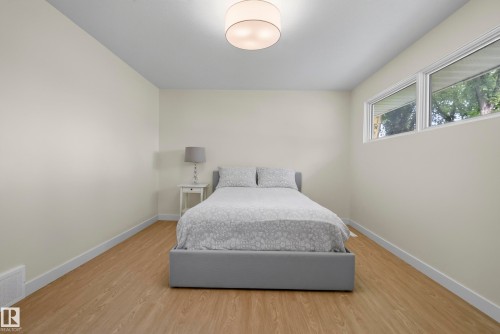 8715 64 Avenue Nw, Edmonton, AB - Indoor Photo Showing Bedroom