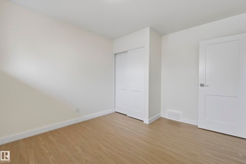8715 64 Avenue Nw, Edmonton, AB - Indoor Photo Showing Other Room