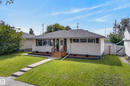 8715 64 Avenue Nw, Edmonton, AB - Outdoor