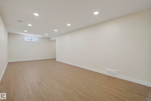 8715 64 Avenue Nw, Edmonton, AB - Indoor