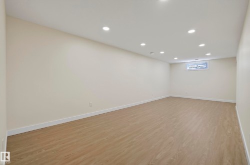 8715 64 Avenue Nw, Edmonton, AB - Indoor Photo Showing Other Room