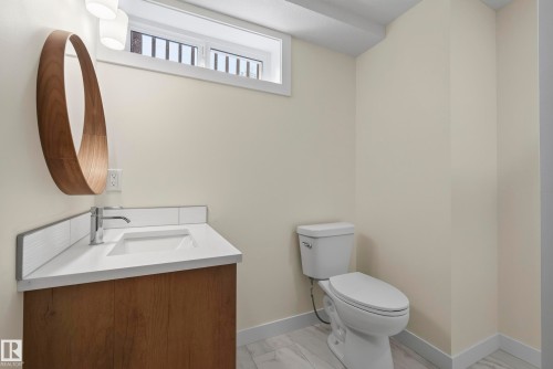 8715 64 Avenue Nw, Edmonton, AB - Indoor Photo Showing Bathroom