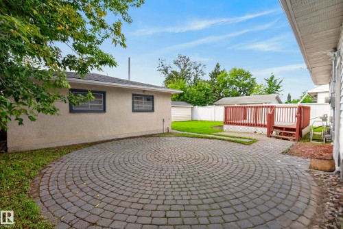 8715 64 Avenue Nw, Edmonton, AB - Outdoor