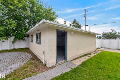 8715 64 Avenue Nw, Edmonton, AB - Outdoor