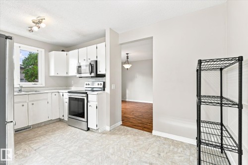 17911 77 Avenue Nw, Edmonton, AB - Indoor Photo Showing Kitchen