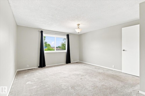 17911 77 Avenue Nw, Edmonton, AB - Indoor Photo Showing Other Room