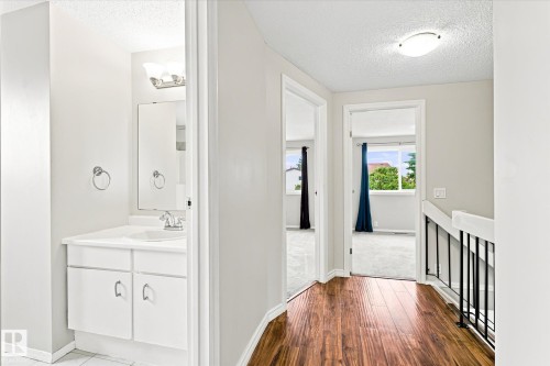 17911 77 Avenue Nw, Edmonton, AB - Indoor
