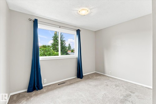 17911 77 Avenue Nw, Edmonton, AB - Indoor Photo Showing Other Room