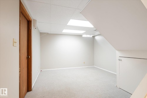 17911 77 Avenue Nw, Edmonton, AB - Indoor Photo Showing Other Room
