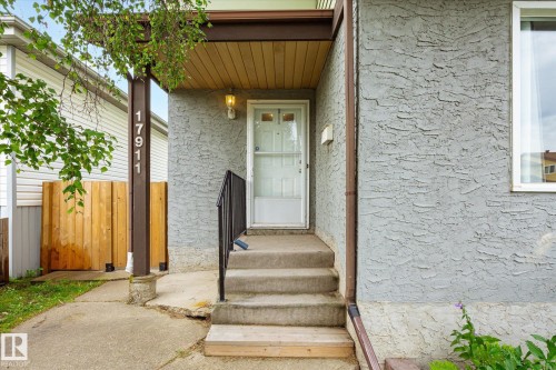 17911 77 Avenue Nw, Edmonton, AB - Outdoor With Exterior