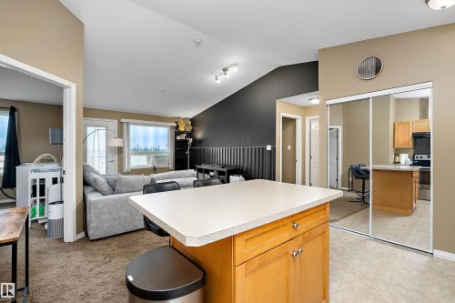 #440 1520 Hammond Gate Nw, Edmonton, AB - Indoor