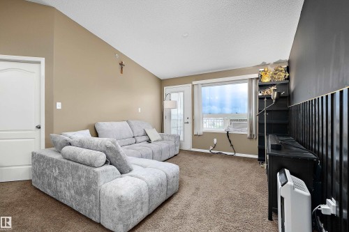 #440 1520 Hammond Gate Nw, Edmonton, AB - Indoor Photo Showing Other Room