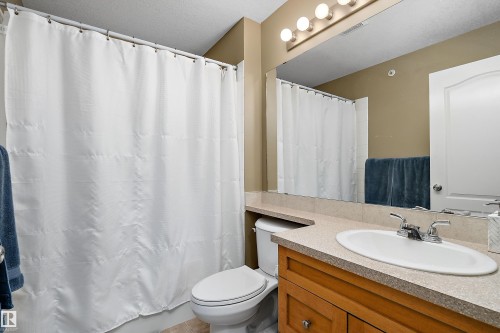 #440 1520 Hammond Gate Nw, Edmonton, AB - Indoor Photo Showing Bathroom