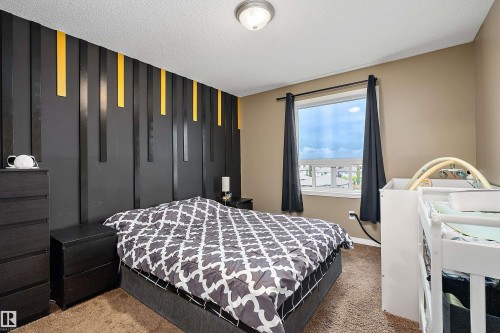 #440 1520 Hammond Gate Nw, Edmonton, AB - Indoor Photo Showing Bedroom