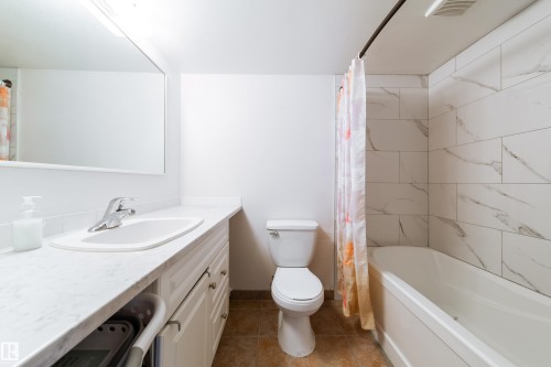 #56 8745 165 Street Nw, Edmonton, AB - Indoor Photo Showing Bathroom