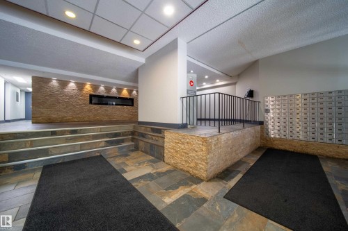 #56 8745 165 Street Nw, Edmonton, AB - Indoor Photo Showing Other Room