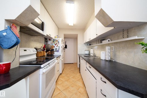 #56 8745 165 Street Nw, Edmonton, AB - Indoor Photo Showing Kitchen