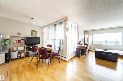 #56 8745 165 Street Nw, Edmonton, AB - Indoor Photo Showing Living Room