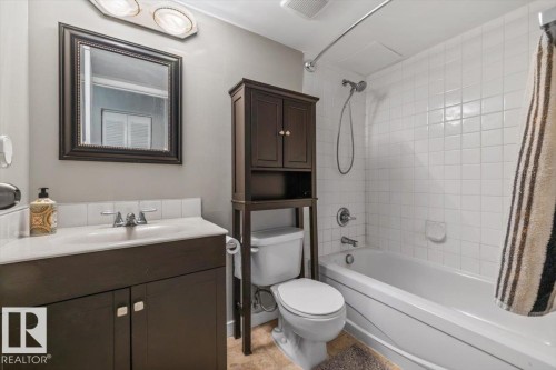 #305 10175 109 St Nw, Edmonton, AB - Indoor Photo Showing Bathroom