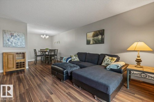 #305 10175 109 St Nw, Edmonton, AB - Indoor Photo Showing Living Room