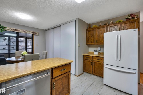 10636 153 Avenue Nw, Edmonton, AB - Indoor Photo Showing Kitchen