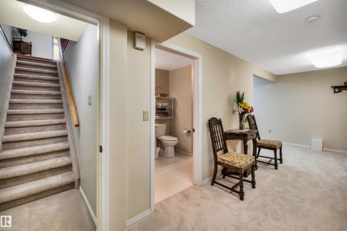 10636 153 Avenue Nw, Edmonton, AB - Indoor