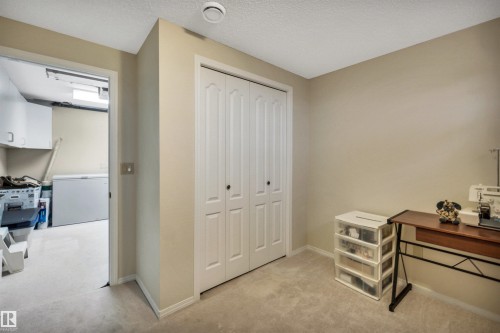 10636 153 Avenue Nw, Edmonton, AB - Indoor