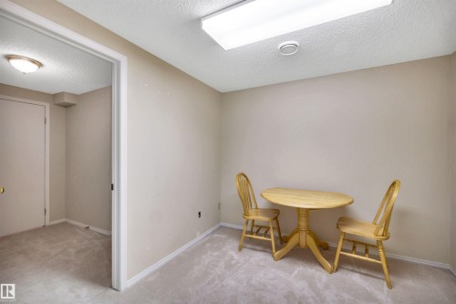 10636 153 Avenue Nw, Edmonton, AB - Indoor