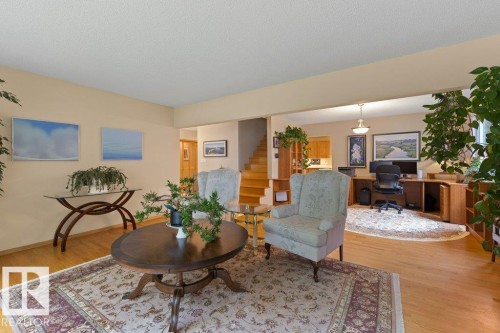 2 Greenwood Place, St. Albert, AB - Indoor Photo Showing Living Room