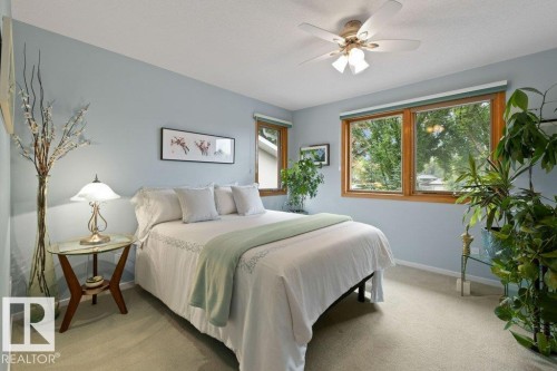 2 Greenwood Place, St. Albert, AB - Indoor Photo Showing Bedroom