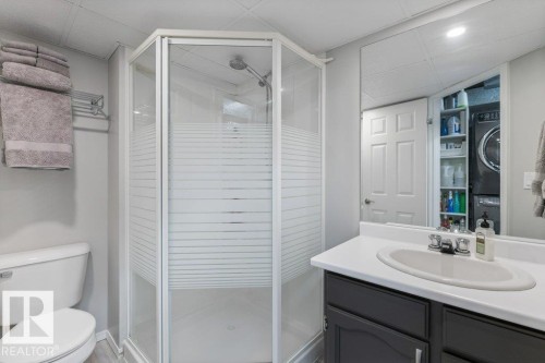 2 Greenwood Place, St. Albert, AB - Indoor Photo Showing Bathroom