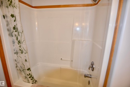 4820 49 Avenue, St. Paul Town, AB - Indoor Photo Showing Bathroom