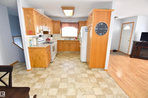 4820 49 Avenue, St. Paul Town, AB - Indoor Photo Showing Kitchen