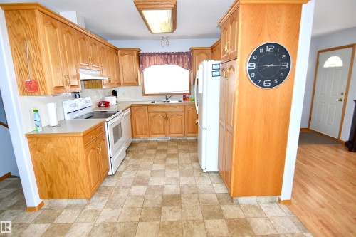4820 49 Avenue, St. Paul Town, AB - Indoor Photo Showing Kitchen With Double Sink