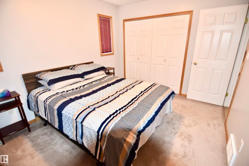 4820 49 Avenue, St. Paul Town, AB - Indoor Photo Showing Bedroom