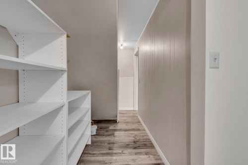 221 Harrison Dr Nw, Edmonton, AB - Indoor