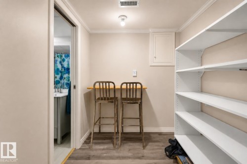 221 Harrison Dr Nw, Edmonton, AB - Indoor