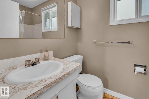 221 Harrison Dr Nw, Edmonton, AB - Indoor Photo Showing Bathroom