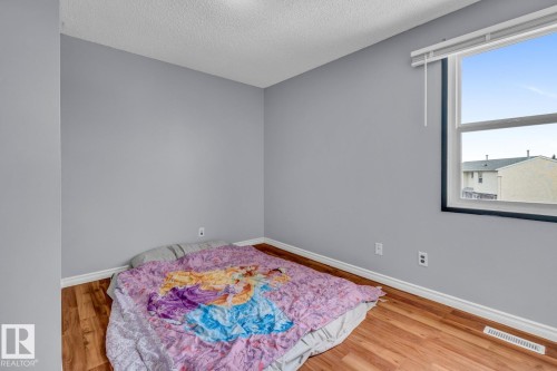 221 Harrison Dr Nw, Edmonton, AB - Indoor Photo Showing Bedroom